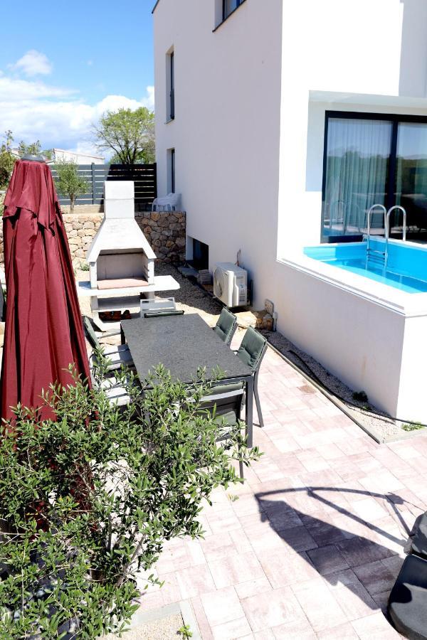 Apartments Terra Sun With Private Pool Or Jacuzzi Njivice Exteriör bild
